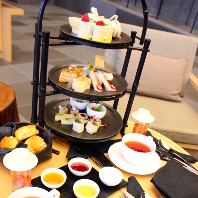 White AfternoonTea(ザ·カフェ バイ アマン)