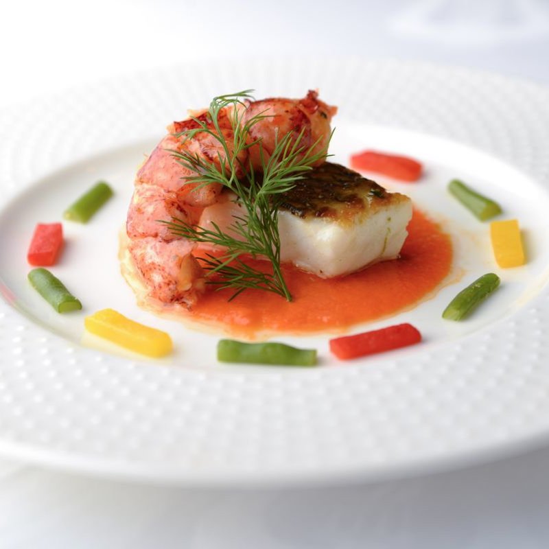 鰆のポワレ　オマール海老とともに(シンフォニークルーズ)