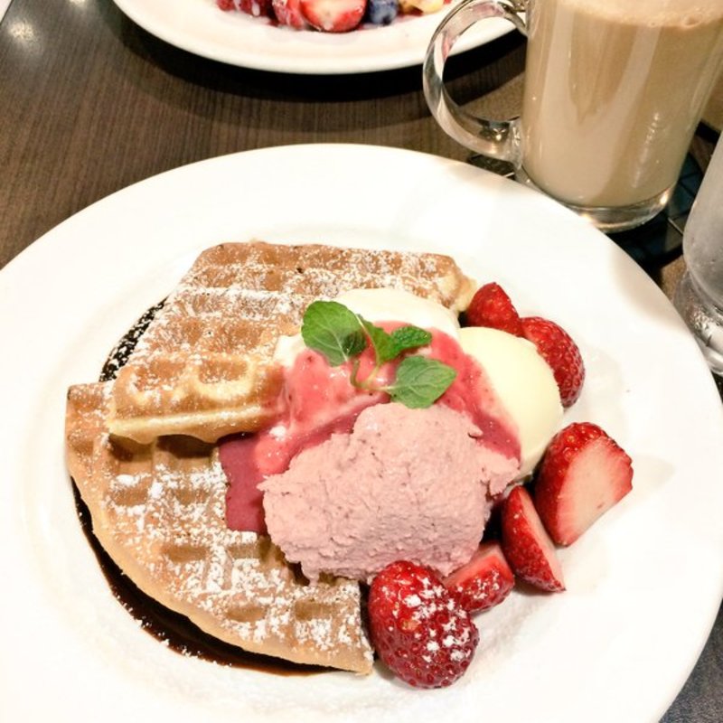 ストロベリーワッフル(クロシェット カフェ (CLOCHETTE CAFE))