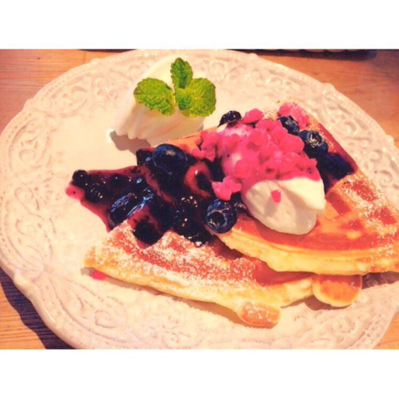 Strawberry Ice&Brownie ストロベリーアイスブラウニー(waffle bins)