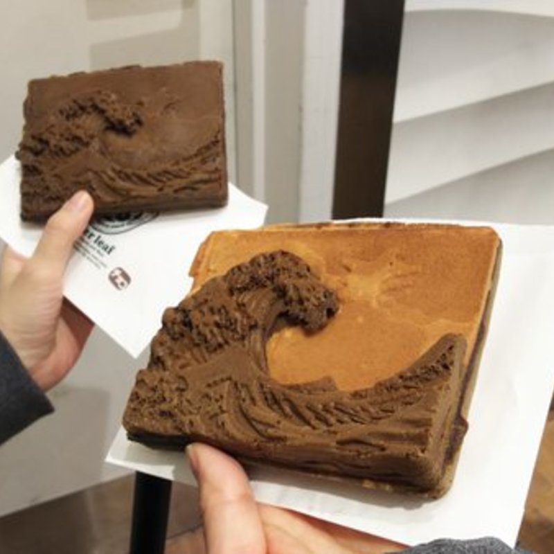 北斎コラボワッフル(クローバーリーフ)