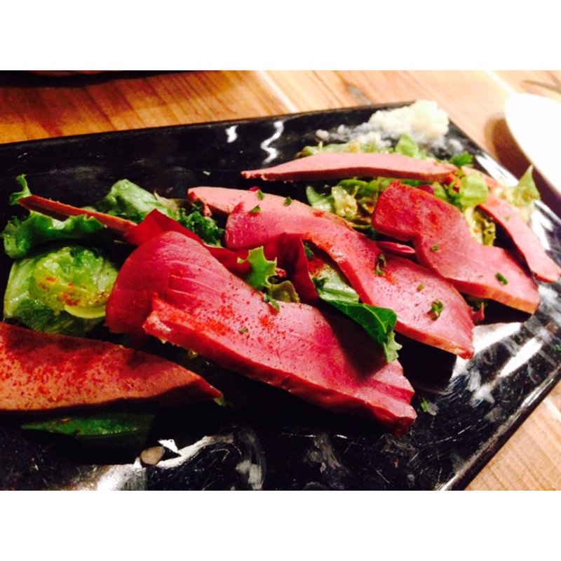 スモークしたレバーと牛ハツのサラダ仕立て(肉ビストロ 2986 栄店 )