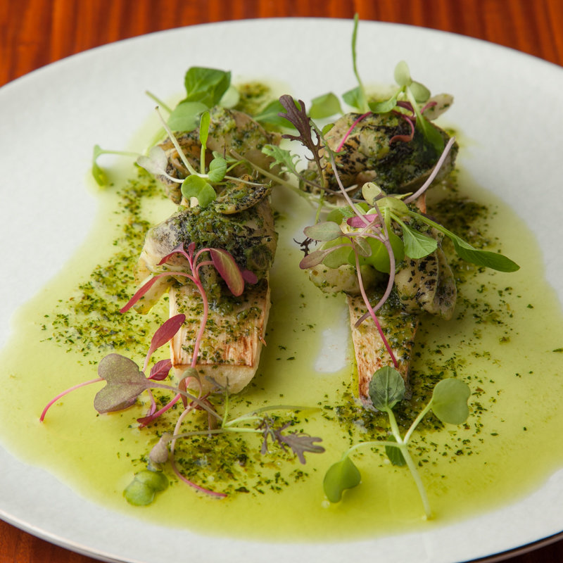 ホワイトアスパラのバジルソースソテー(RRR　bistro  （トリプルアール　ビストロ）)