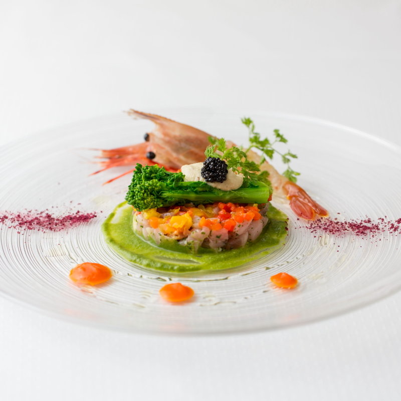 鮮魚のタルタル仕立て　キャビア添え(イタリア料理　アルファロ （【旧トラットリア アルファロ】）)