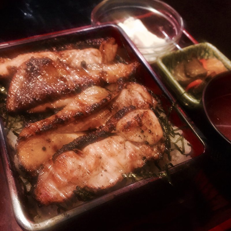 きじ焼重(鳥清)