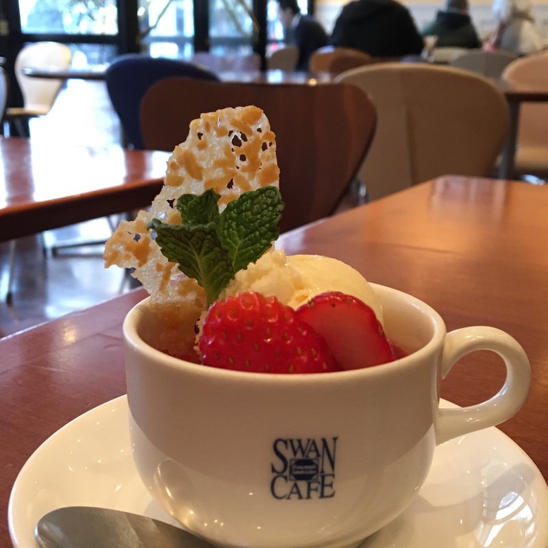 いちごのプリン(スワンカフェ 銀座店)