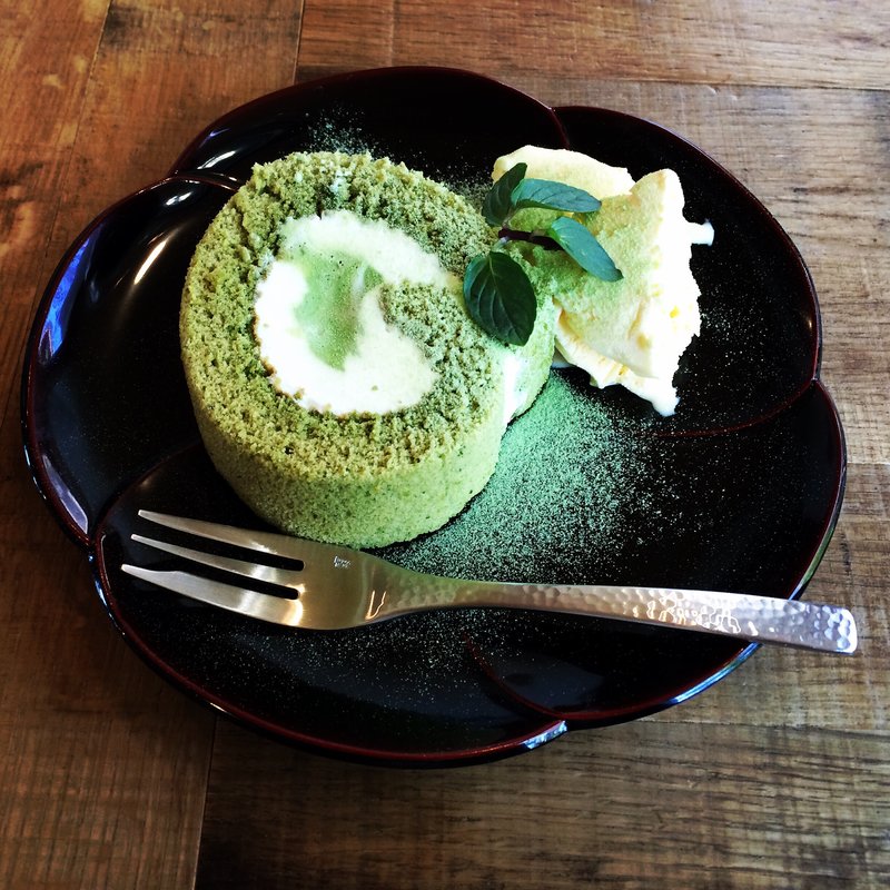 抹茶ロールケーキ(cafe otowa)
