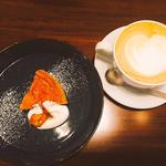 カプチーノ エスプレッソチーズケーキ(Cafe RHINO )