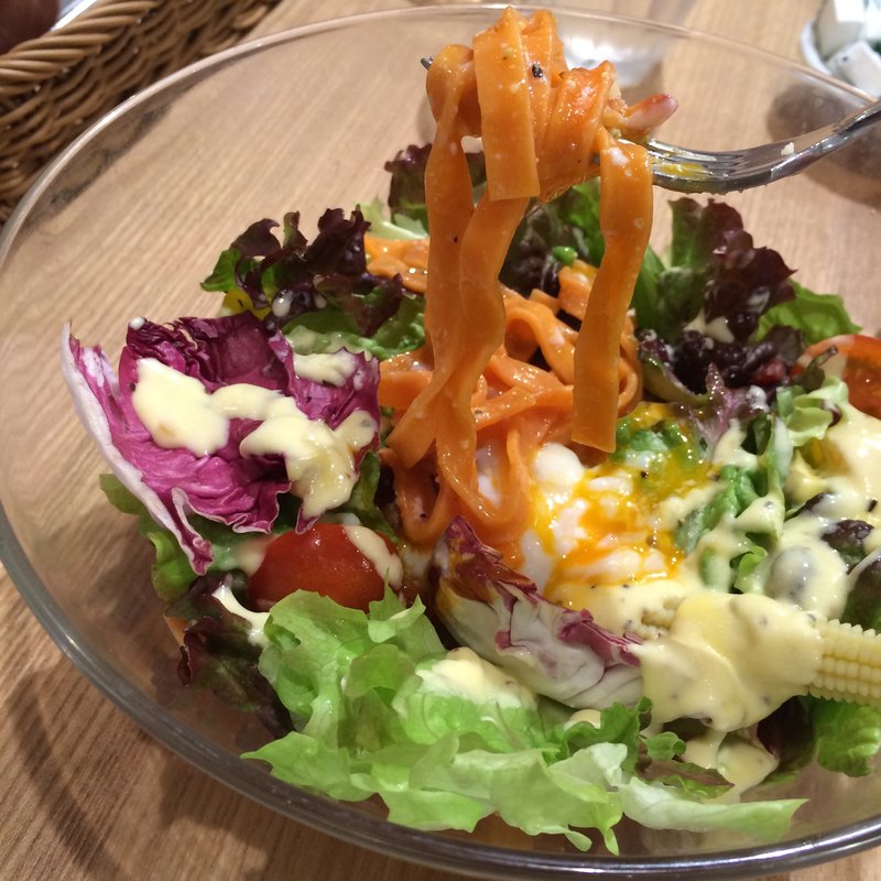 トマトタリアテッレのカルボナーラパスタサラダ (アフタヌーンティー・ティールーム 東急プラザ戸塚)