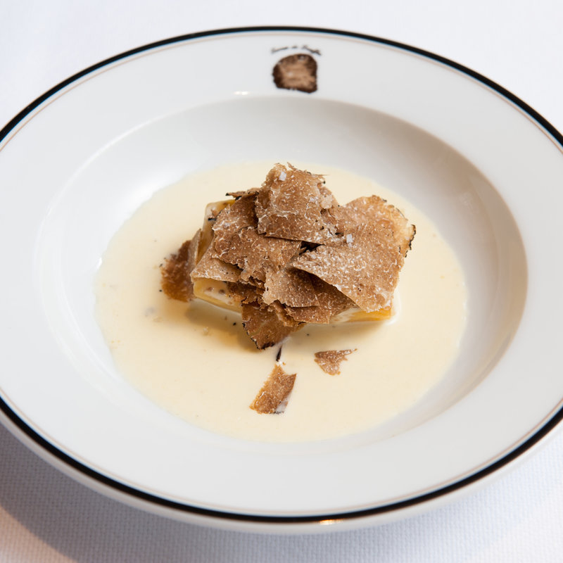 さつま芋のクリームソース　トリュフ添え(Terres de Truffes, Tokyo （テール・ド・トリュフ東京）)