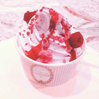 イスバハン　シングル(ラデュレ 新宿店)