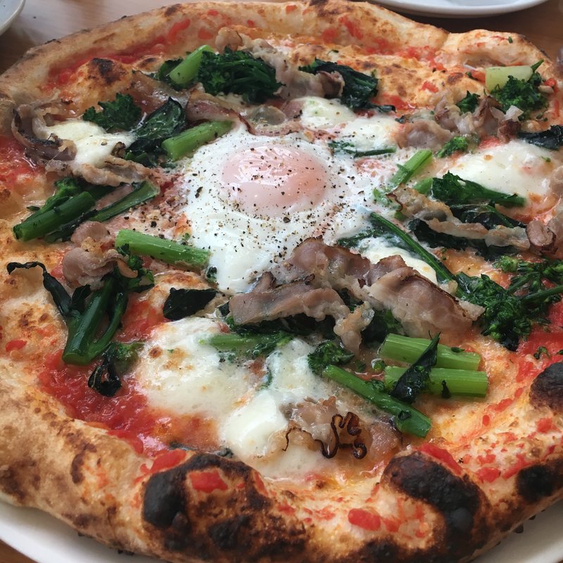 自家製ベーコンと春野菜のビスマルク(クレマチスの丘)