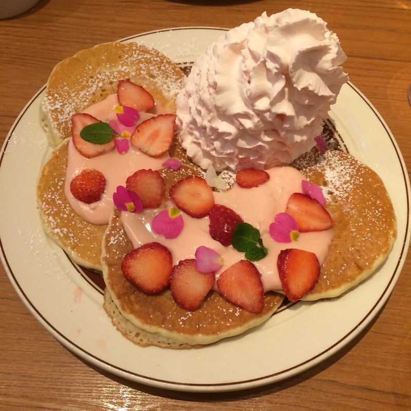 🌸🍓レアレアパンケーキ🍓🌸(Eggs 'n Things 名古屋PARCO店)