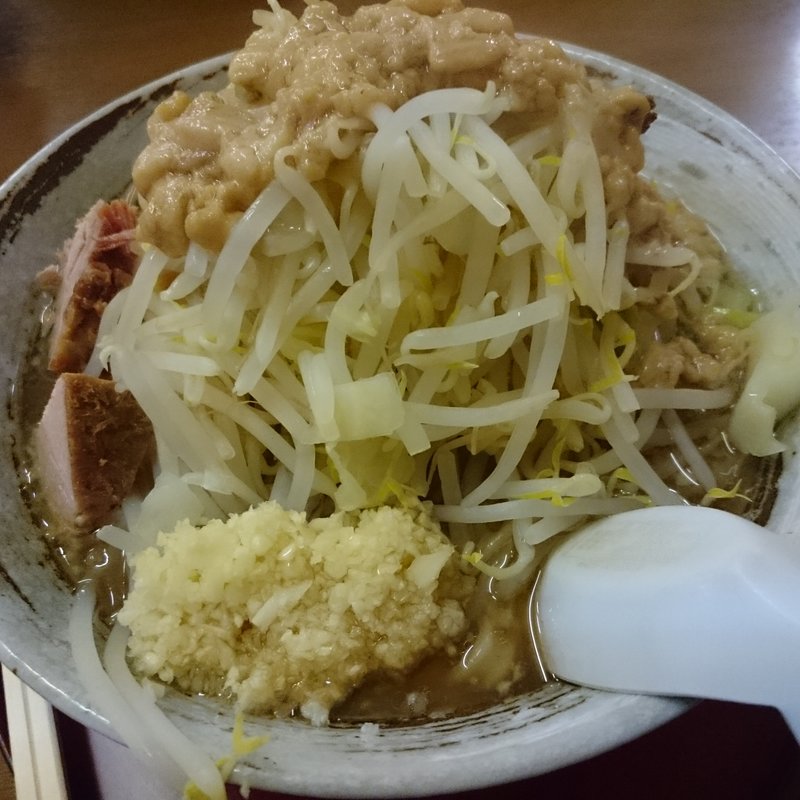 ラーメン 少なめ （ 200g ） ＋ ニンニク ・ アブラ(AKASAKA ANEX 雷電)