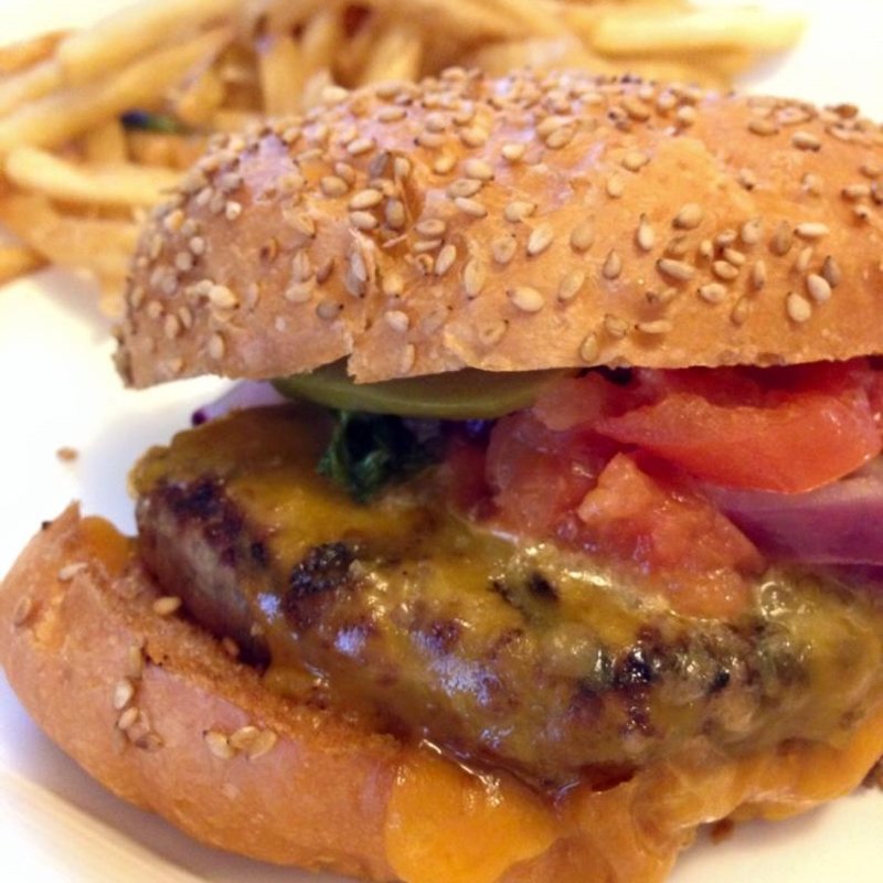 チーズバーガー(アメリカンバーアンドグリル （American Bar & Grill）)