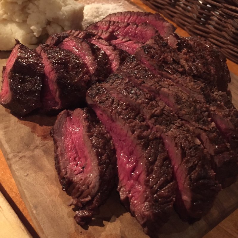 【看板商品】『塊肉』ビーフランプ(桜丘肉バル GOTTSU)