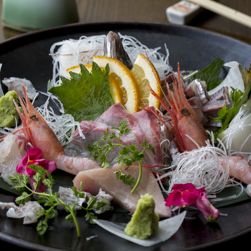 鮮魚の盛り合わせ(日本料理桐壺)
