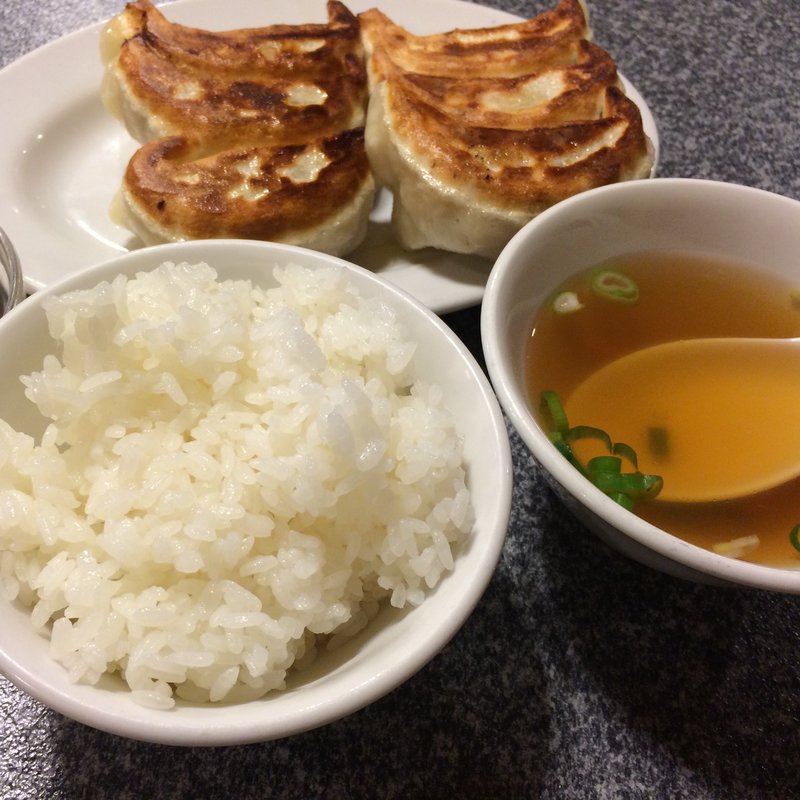 黒豚餃子定食（並盛）6個(天鴻餃子房 飯田橋店)