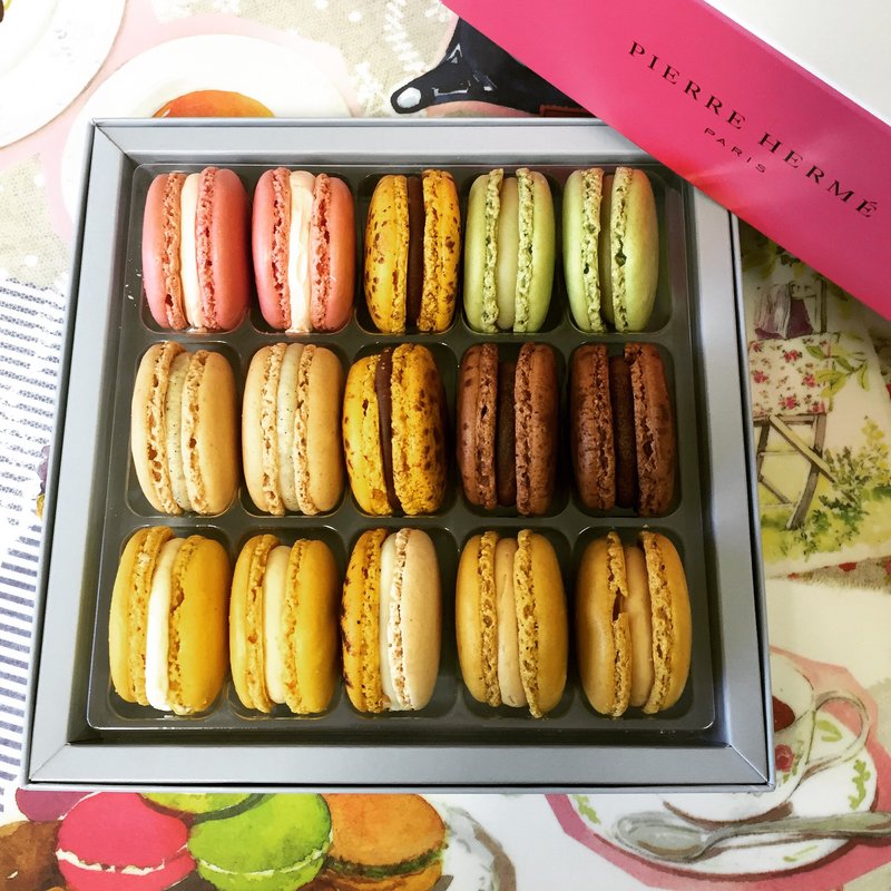 マカロン15個詰め合わせ(ピエール･エルメ･パリ)