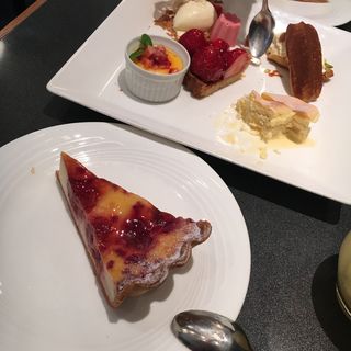 (PATISSERIE TOOTH TOOTH 本店 （パティスリートゥーストゥース）)