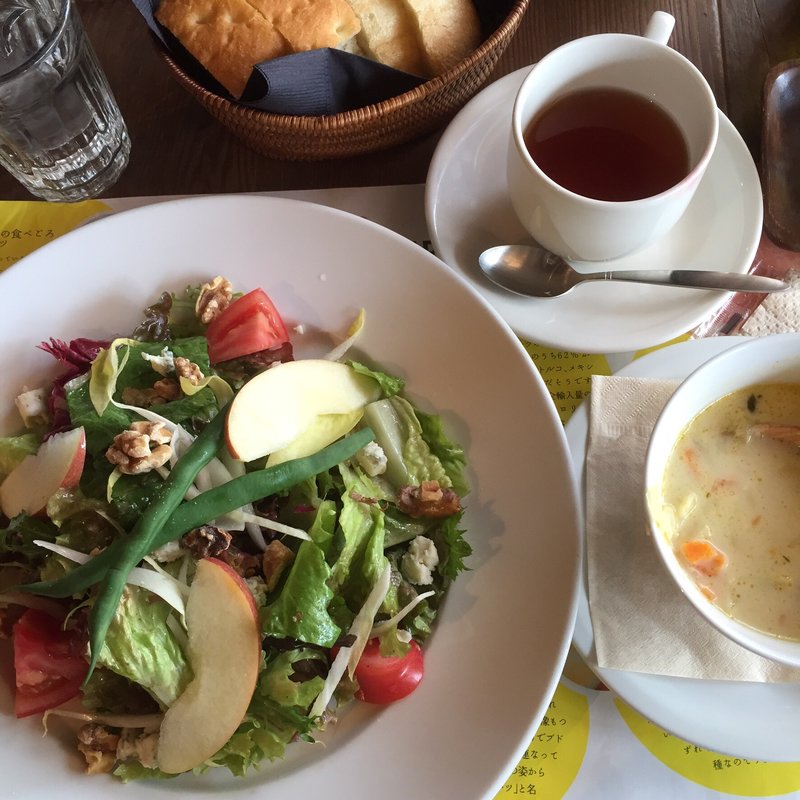 サラダランチ