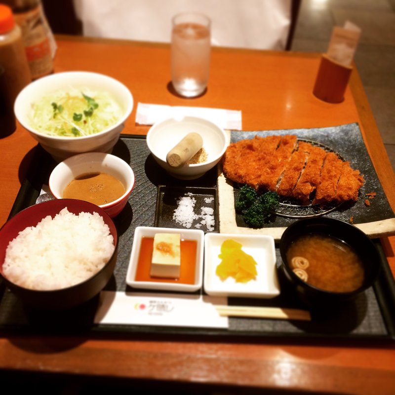 讃岐夢豚ロースカツ(創作とんかつ　ケ晴レ （ソウサクトンカツ ケハレ）)