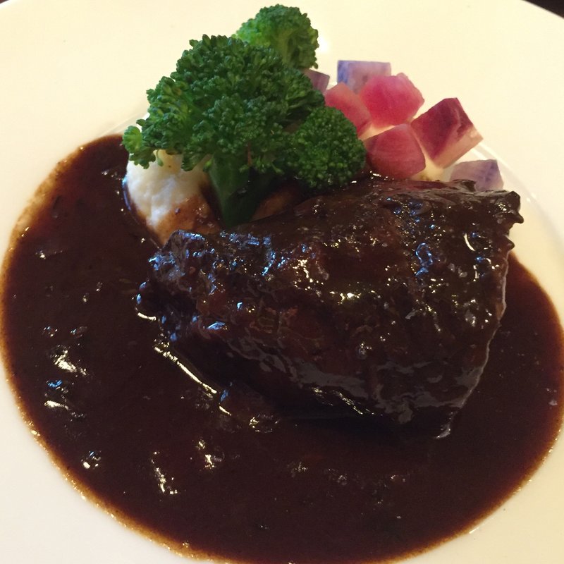 和牛ほほ肉の赤ワイン煮込み(CAMELEON)