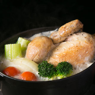 鶏肉と野菜のココット(BISTRO LA ATORI)