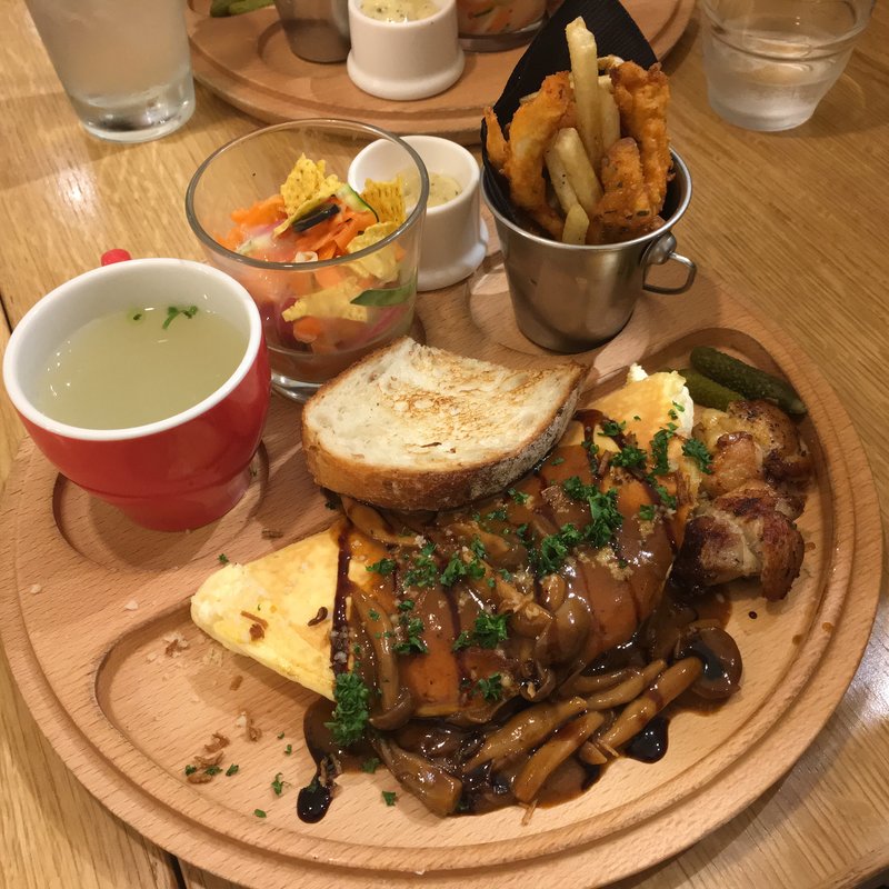 スパイシーチキン オムレツプレート(EGG & SPUMA （エッグアンドスプーマ）)