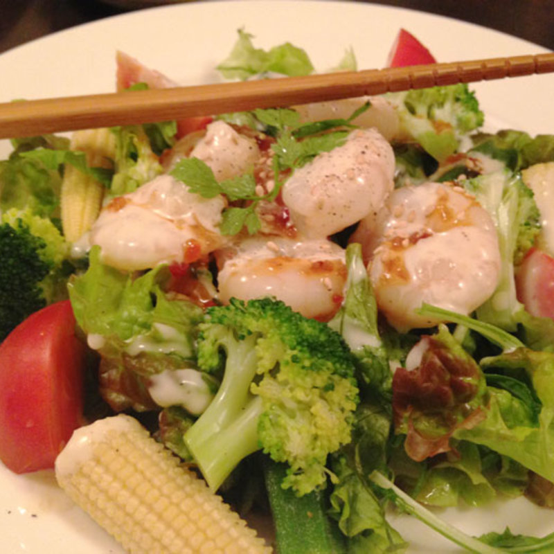 海老と八色野菜のシーザーサラダ(木ノ下 )