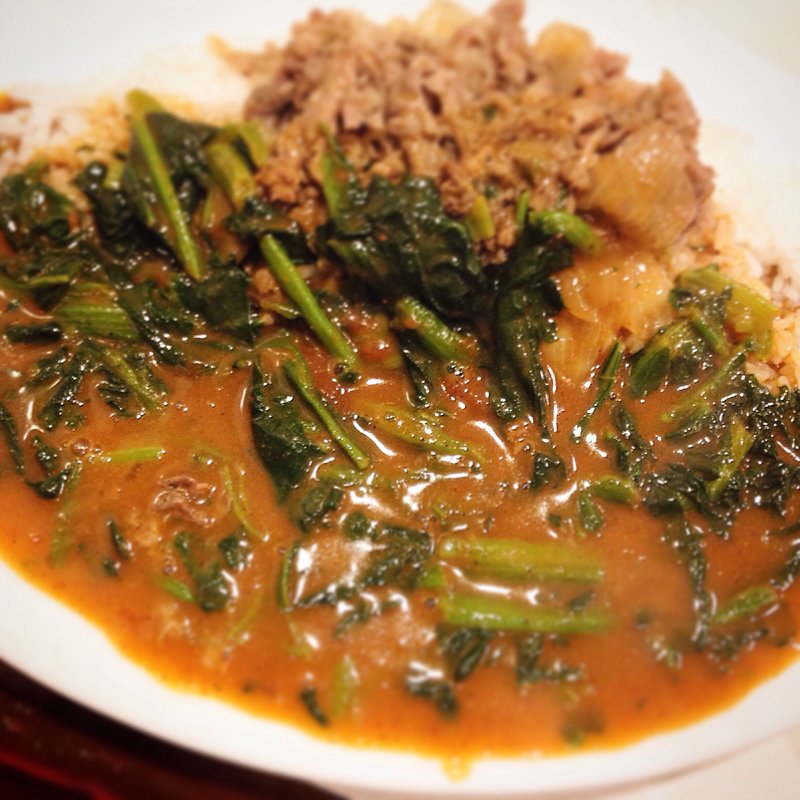 牛こま肉とホウレン草のカレー チョイ辛 (辛蜜屋 )