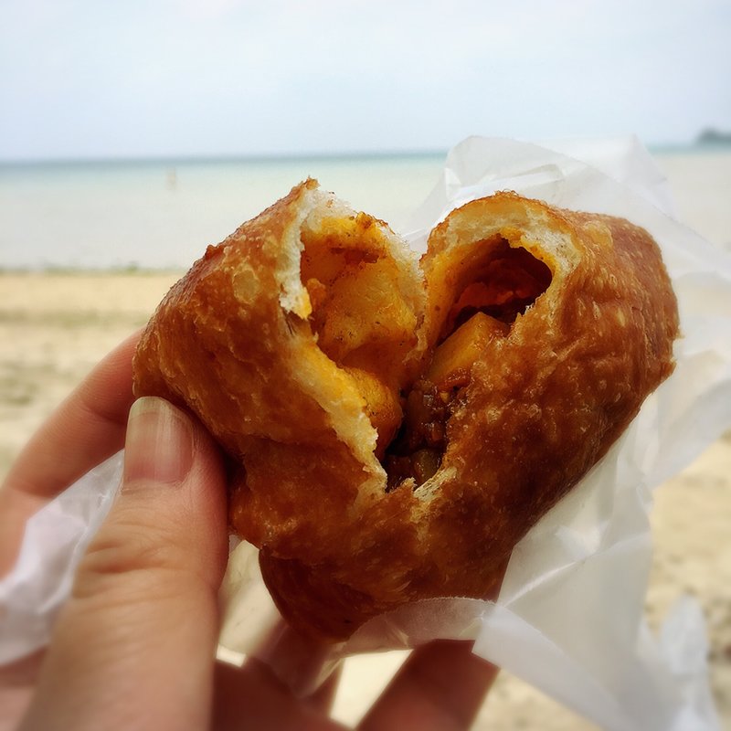 カレーパン(ピナコラーダ （Pinacolada）)