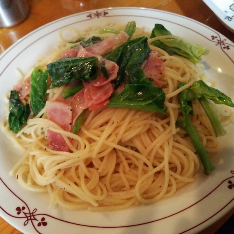 ベーコンとほうれん草のペペロンチーノ(ダルマカフェ )