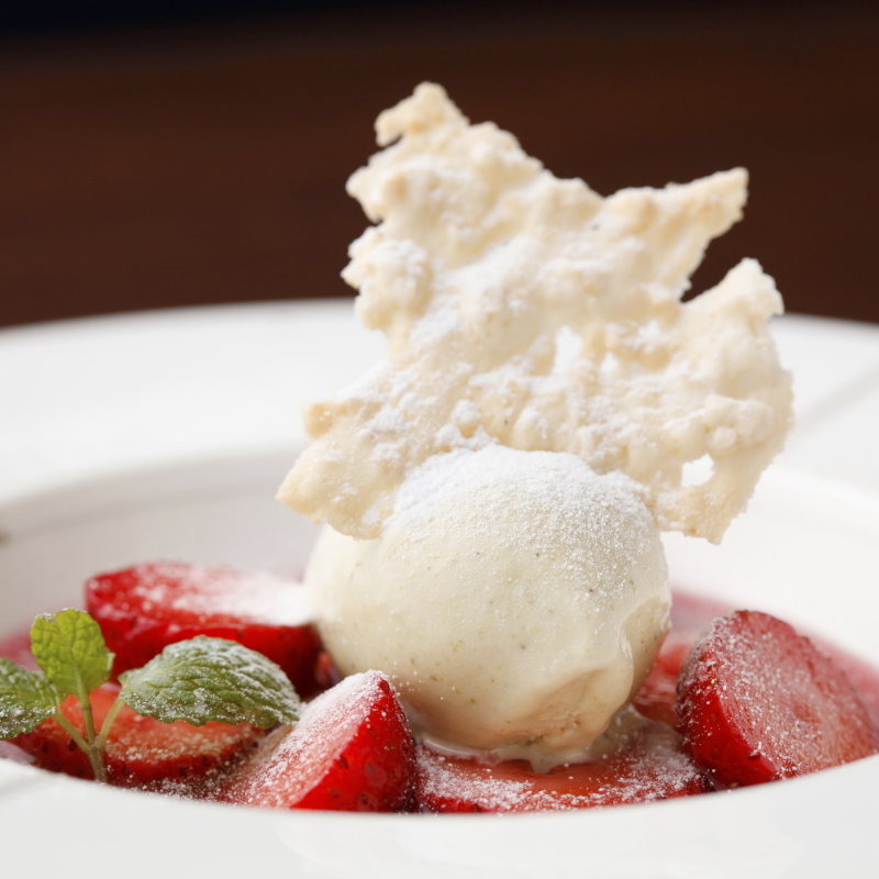 苺のジェラート(清風明月 （セイフウメイゲツ）)