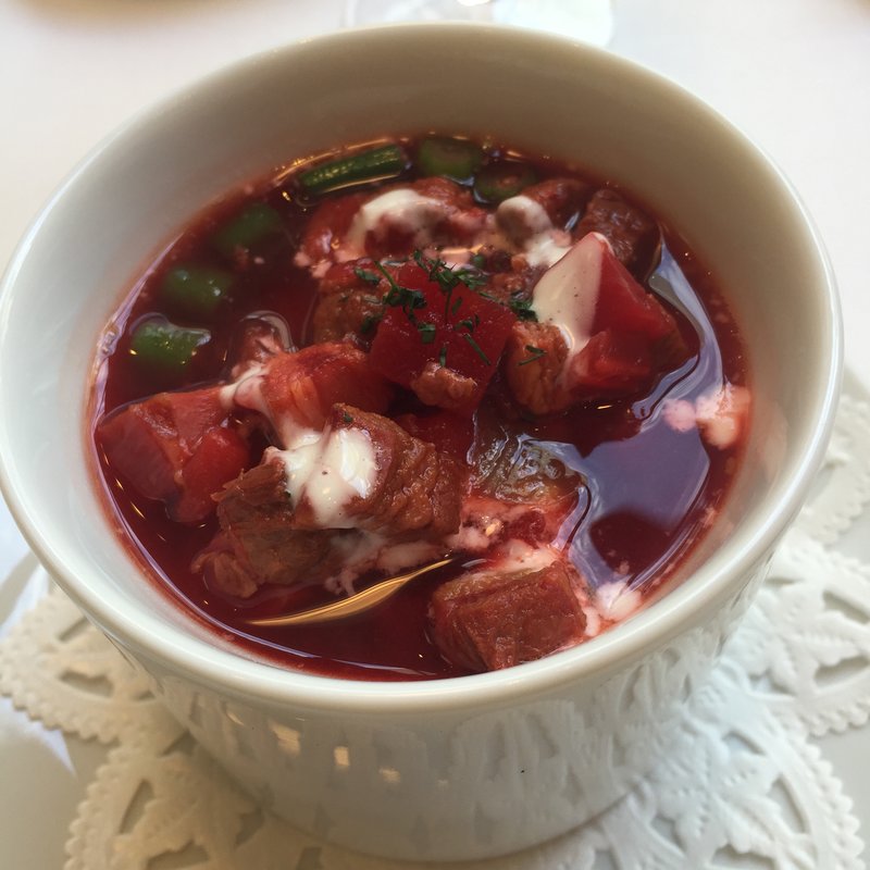 たっぷりビーツと野菜のプティスープ (コース内＋)(Chez TAKA HIGASHIAZABU （シェタカ）)