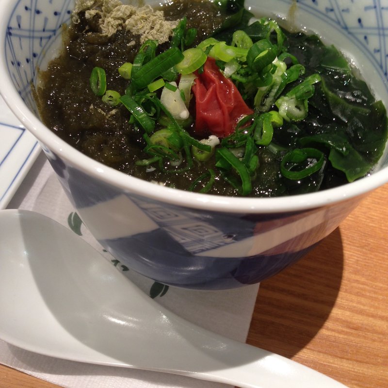 梅とろろこんぶうどん(甘味茶屋七葉)