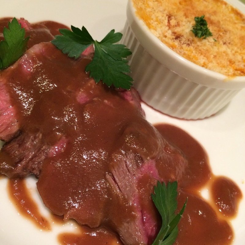 和牛頬肉の煮込み料理(シャルメ （CHARMER）)