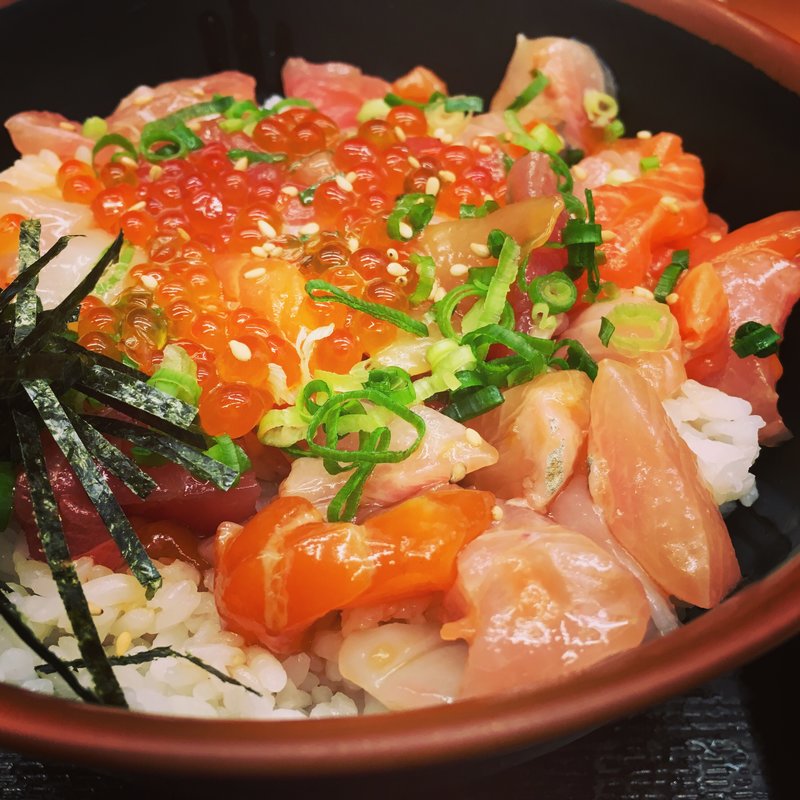 海鮮角切り漬け丼(築地とと兵衛 恵比寿駅前店)