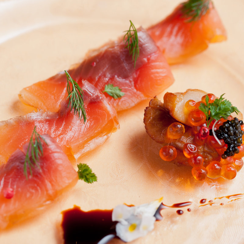 サーモンのカルパッチョ(COVA TOKYO （コヴァ トーキョー）)