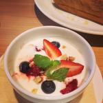 フルーツヨーグルト(CAFE＆BAKERY MIYABI 橋本店 （カフェ＆ベーカリー ミヤビ）)