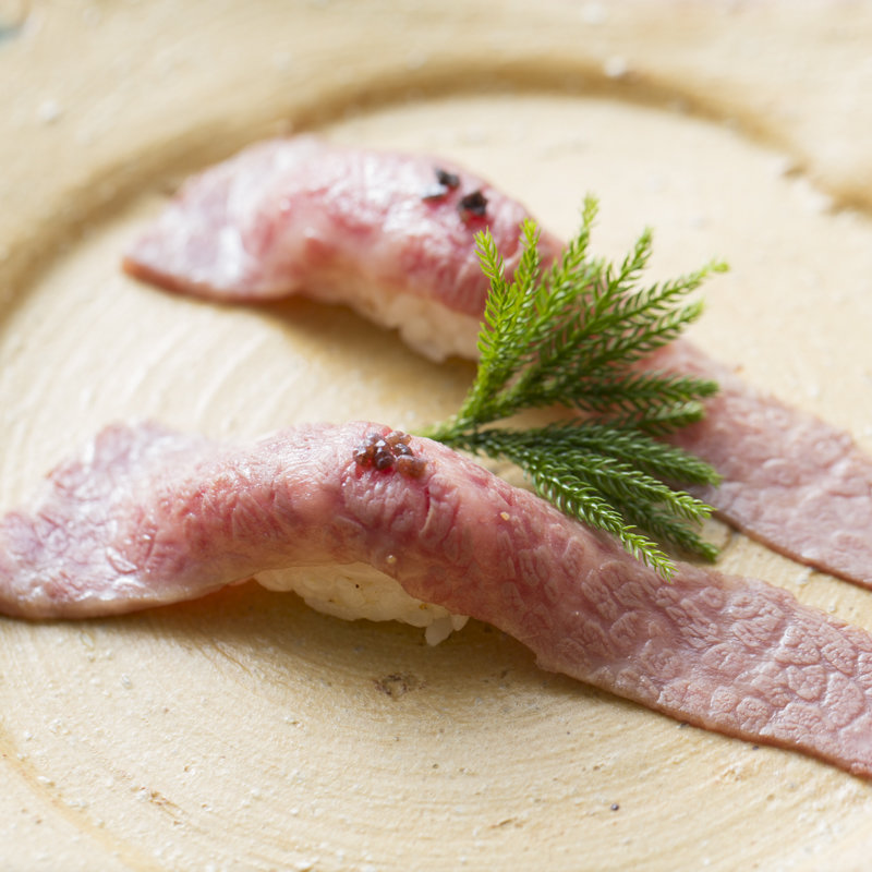 牛ロースの握り(くぼた)