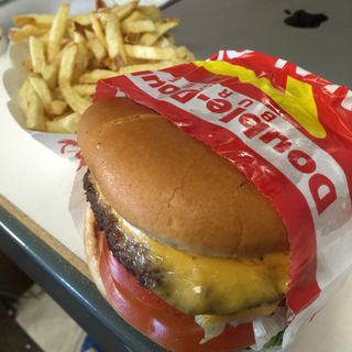 ハンバーガー(In-N-Out Burger)