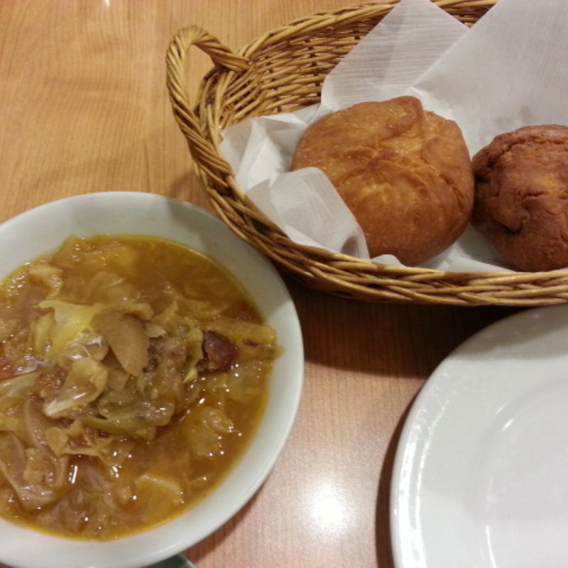 ボルシチ（小）とピロシキ2個(鶴のす （ツルノス）)