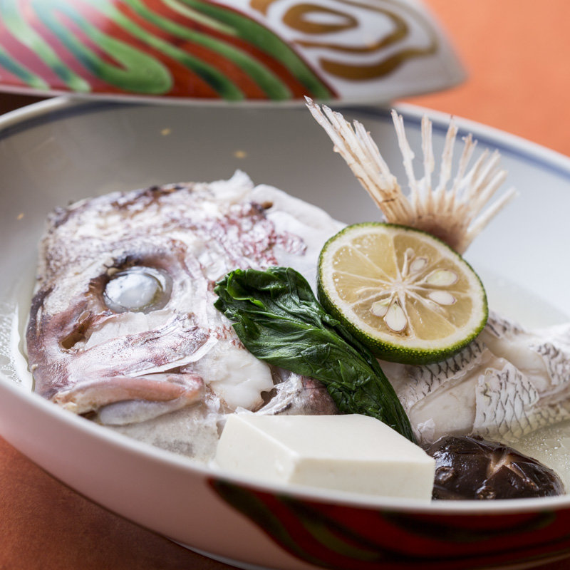 鯛のカブト煮(日本料理 四季亭／博多都ホテル)