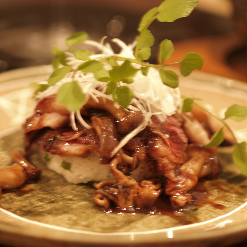 和牛の握り　キノコソース(サスワール （S/ASSEOIR）)