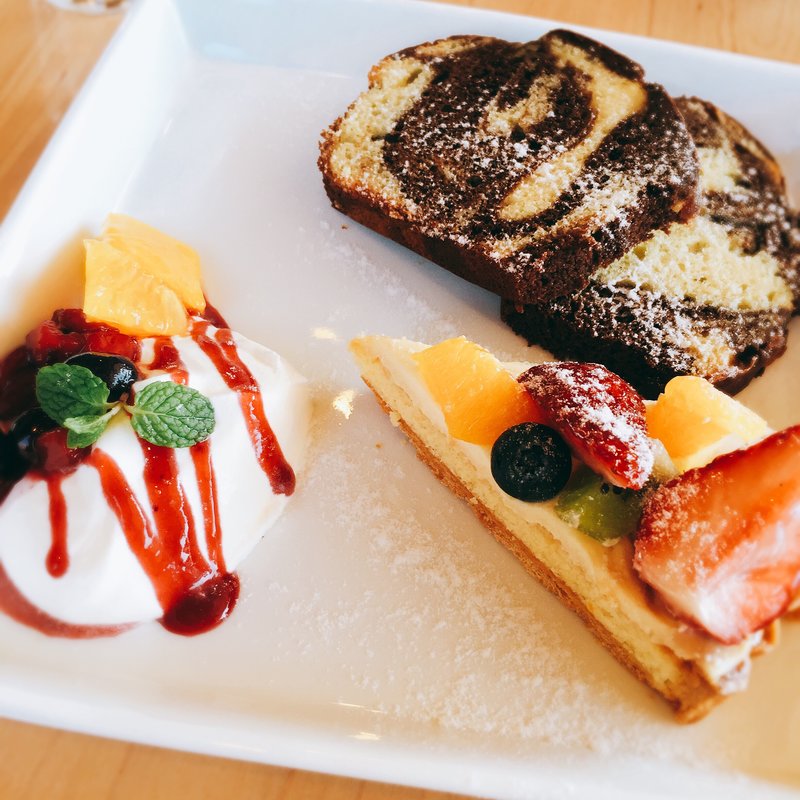 パウンドケーキとタルト(EVERYONEs CAFE)