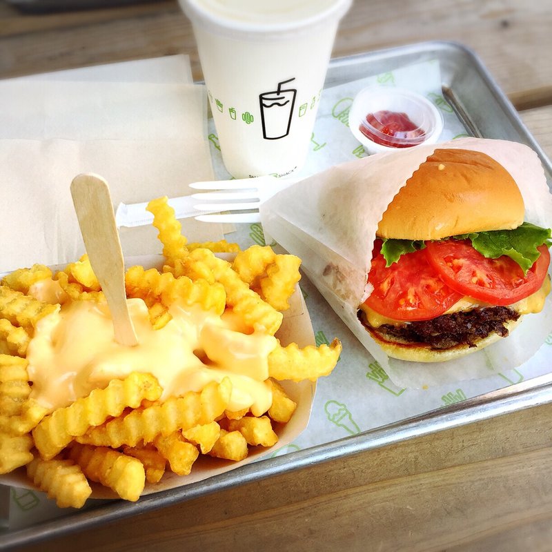 DBL ShackBurger&Cheesefries(シェイクシャック外苑いちょう並木店)
