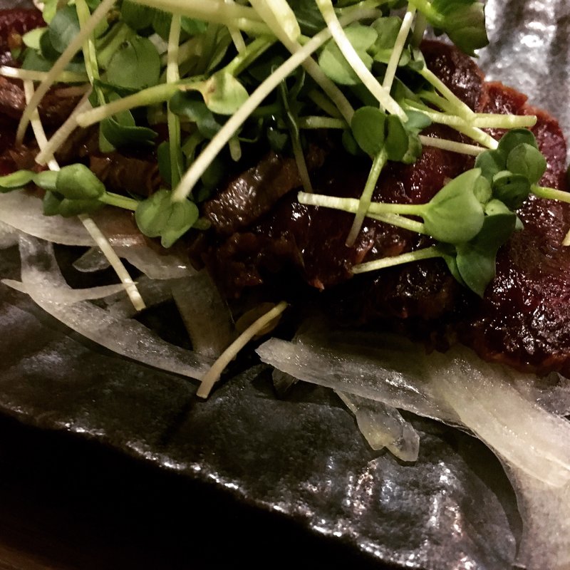 鹿ロースのたたき(むじなや)