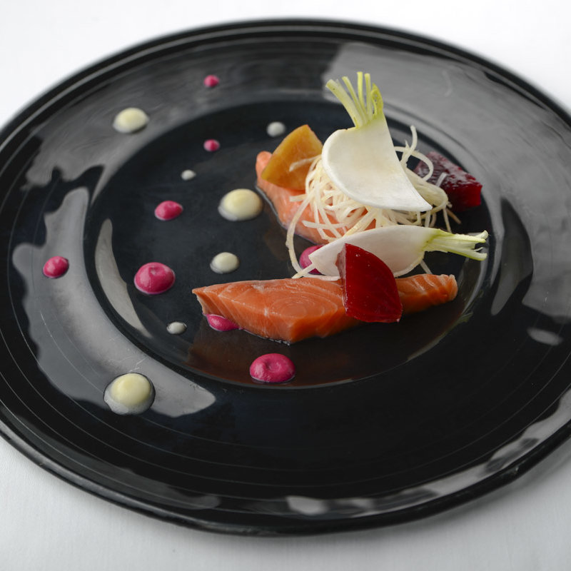 サーモンのカルパッチョ(レストラン レカイヨ銀座)