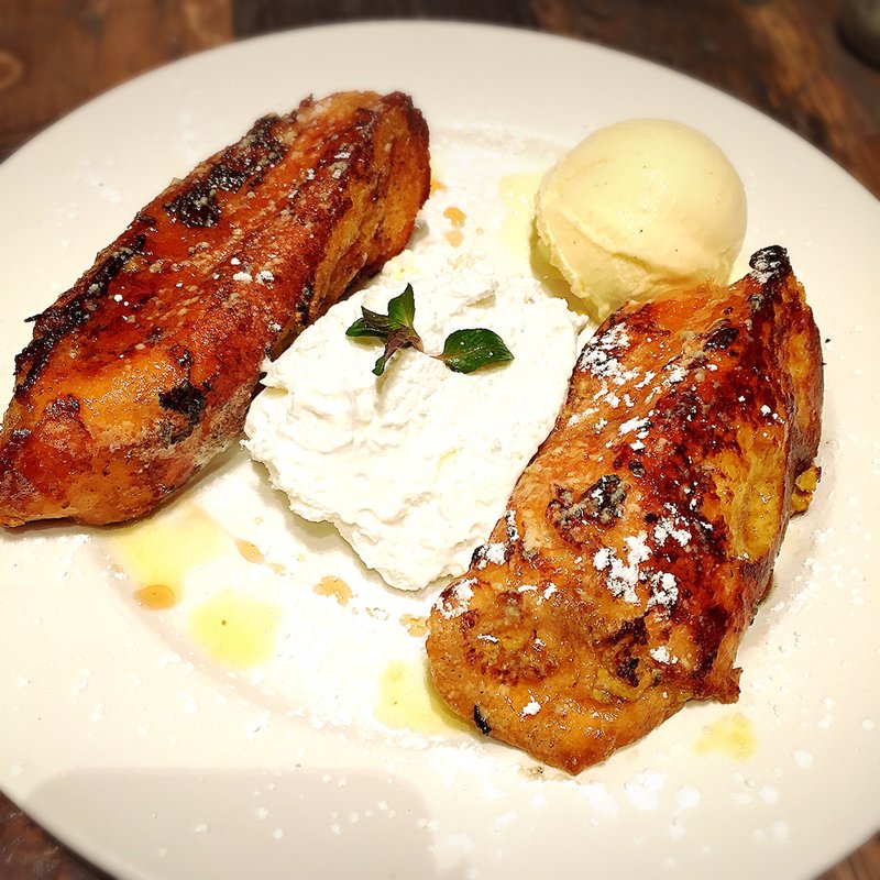 フレンチトースト+バニラアイス(カフェ&グリル シズルガズル 渋谷ヒカリエ店 （Cafe&GrillSIZZLEGAZZLE）)